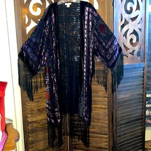 Draper’s & Damon’s EUC silk and rayon velvet burnout duster with fringes
